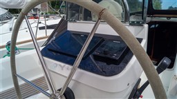 Beneteau Oceanis 331 Clipper (21).jpg