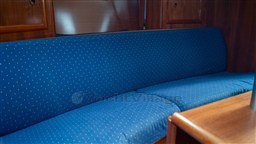 Beneteau Oceanis 331 Clipper (36).jpg