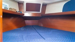 Beneteau Oceanis 331 Clipper (39).jpg