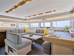 LAGOON-51-INTERIOR-22