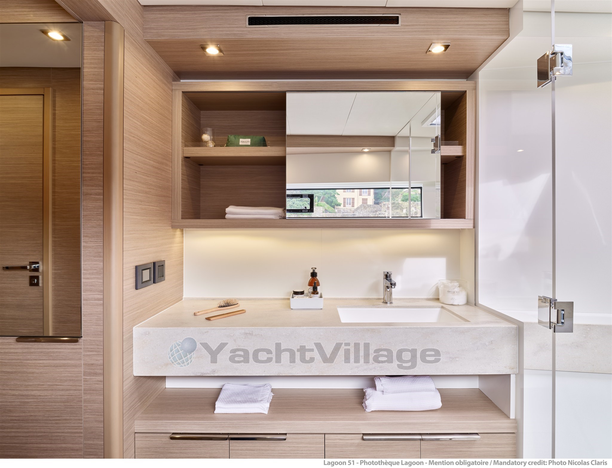 LAGOON-51-INTERIOR-26