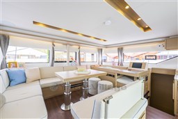 LAGOON_51_ICONIC_INTERIOR (5)