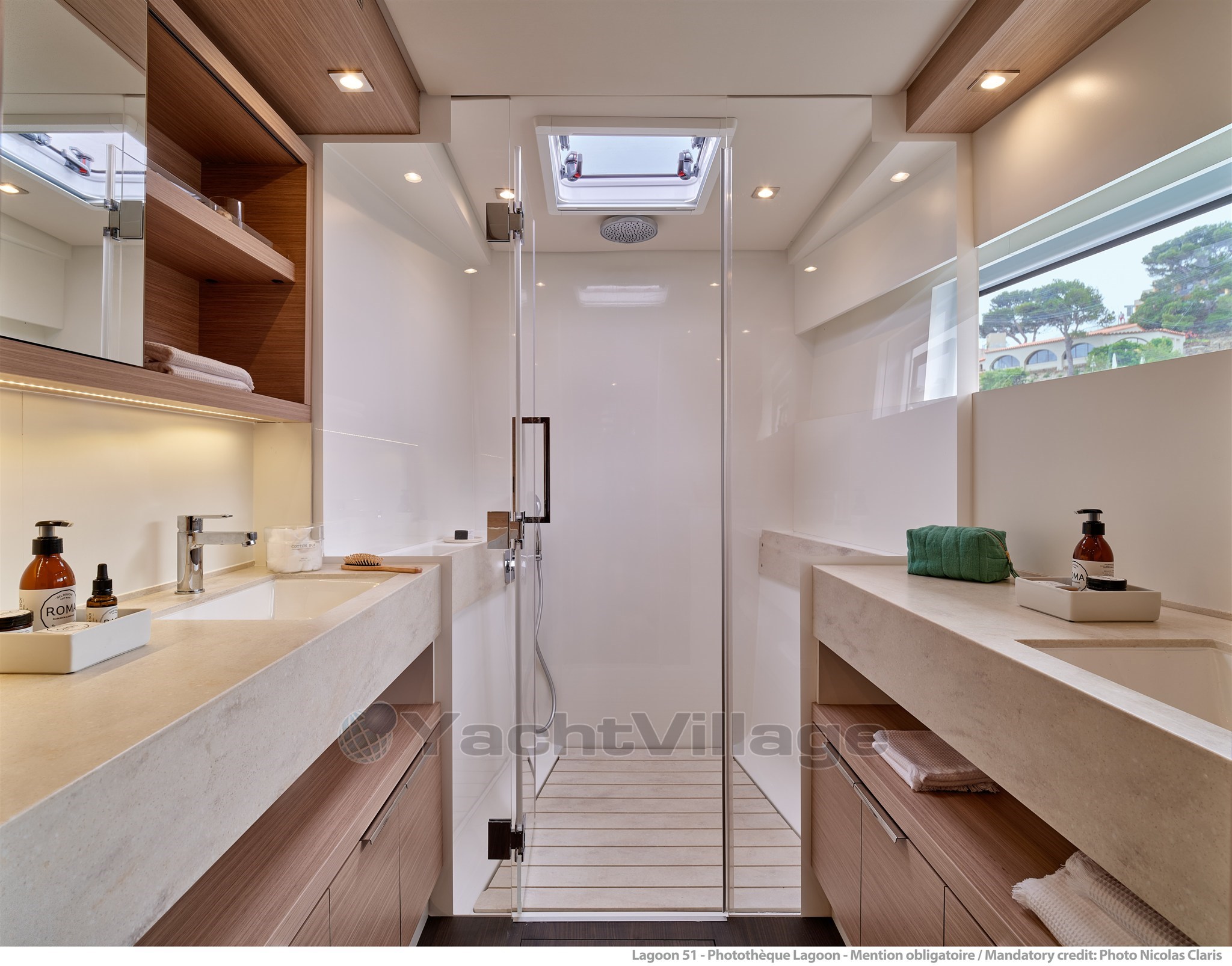 LAGOON-51-INTERIOR-27