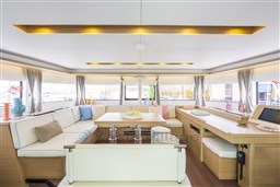 LAGOON_51_ICONIC_INTERIOR (4)