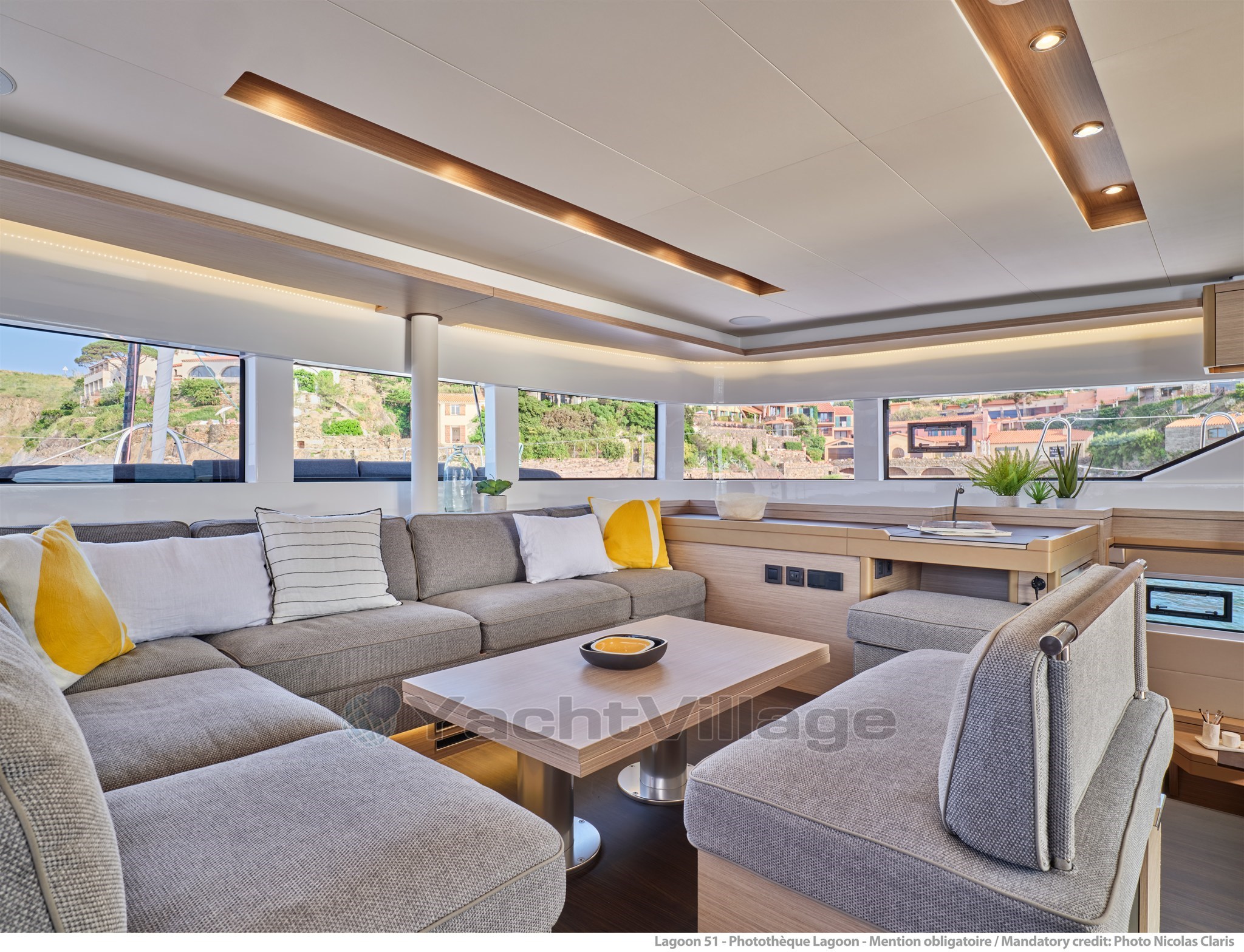 LAGOON-51-INTERIOR-18