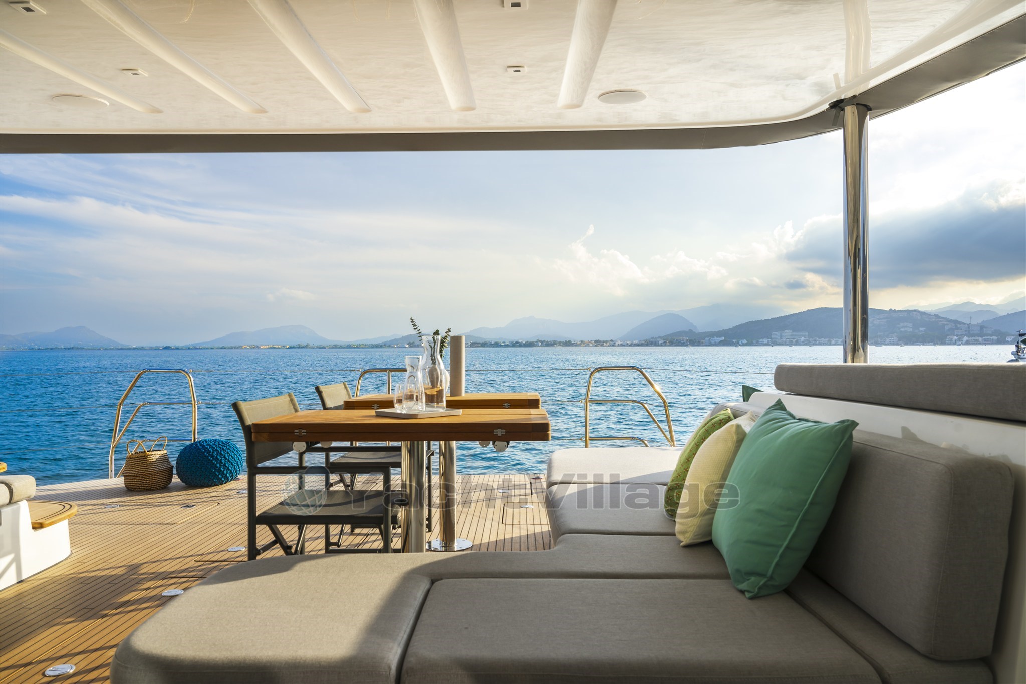 LAGOON-60-EXTERIOR (3)