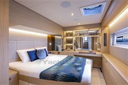 LAGOON-60-INTERIOR-OWNER-CABIN