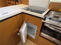 Jeanneau Sun Odyssey 410 (2021) Avento