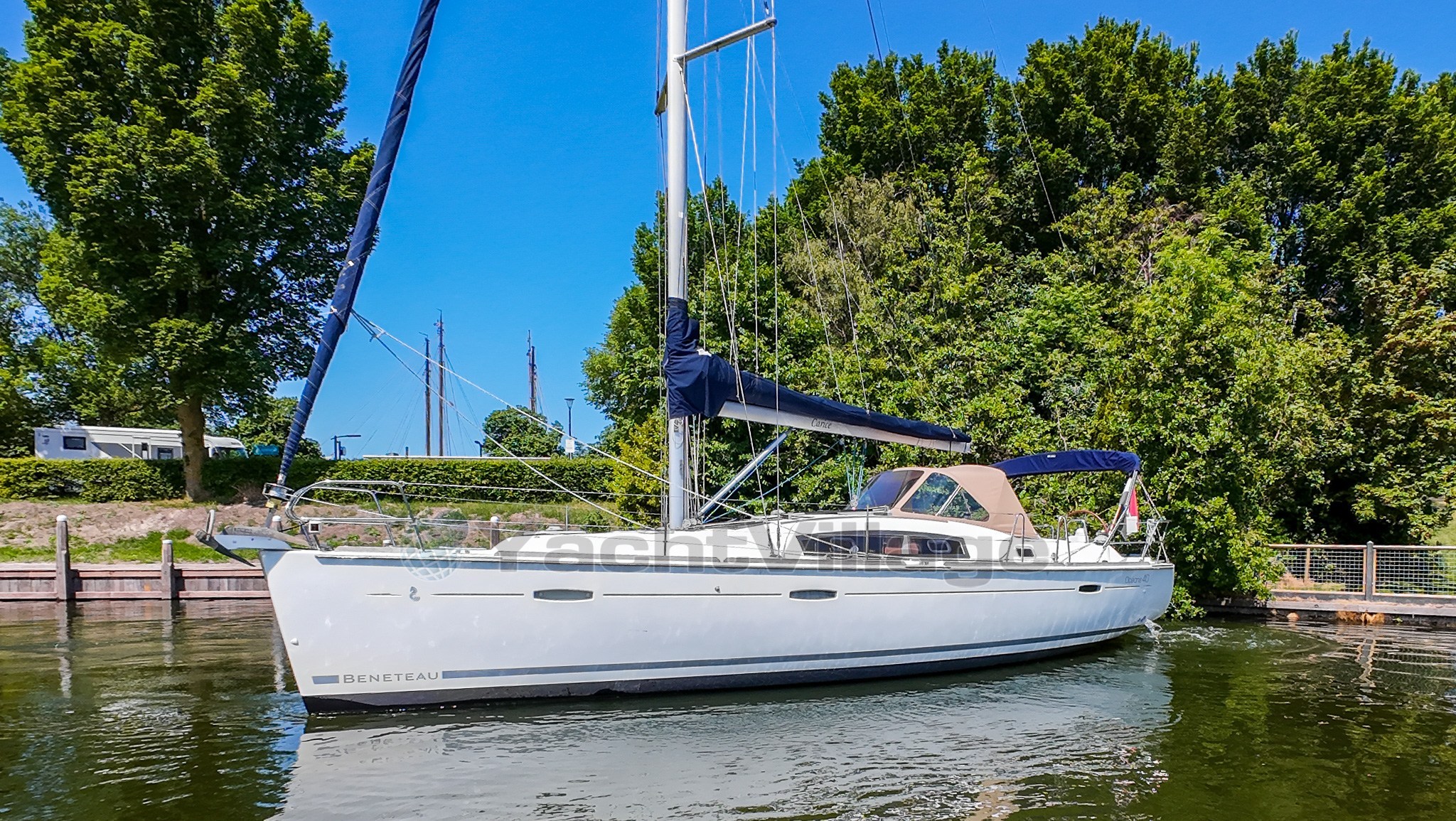 Beneteau Oceanis 40 (5)