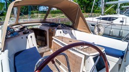 Beneteau Oceanis 40 (18)