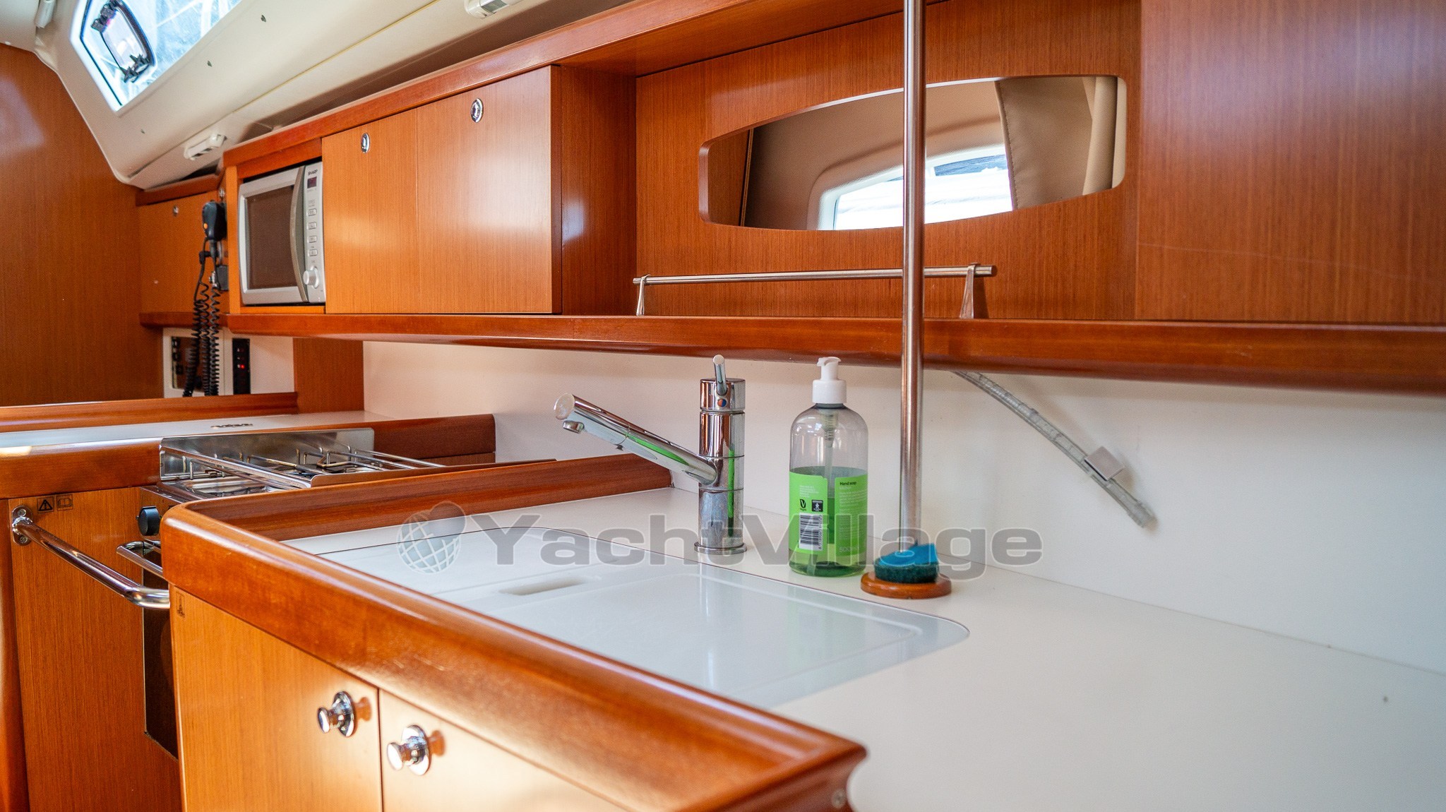Beneteau Oceanis 40 (31)