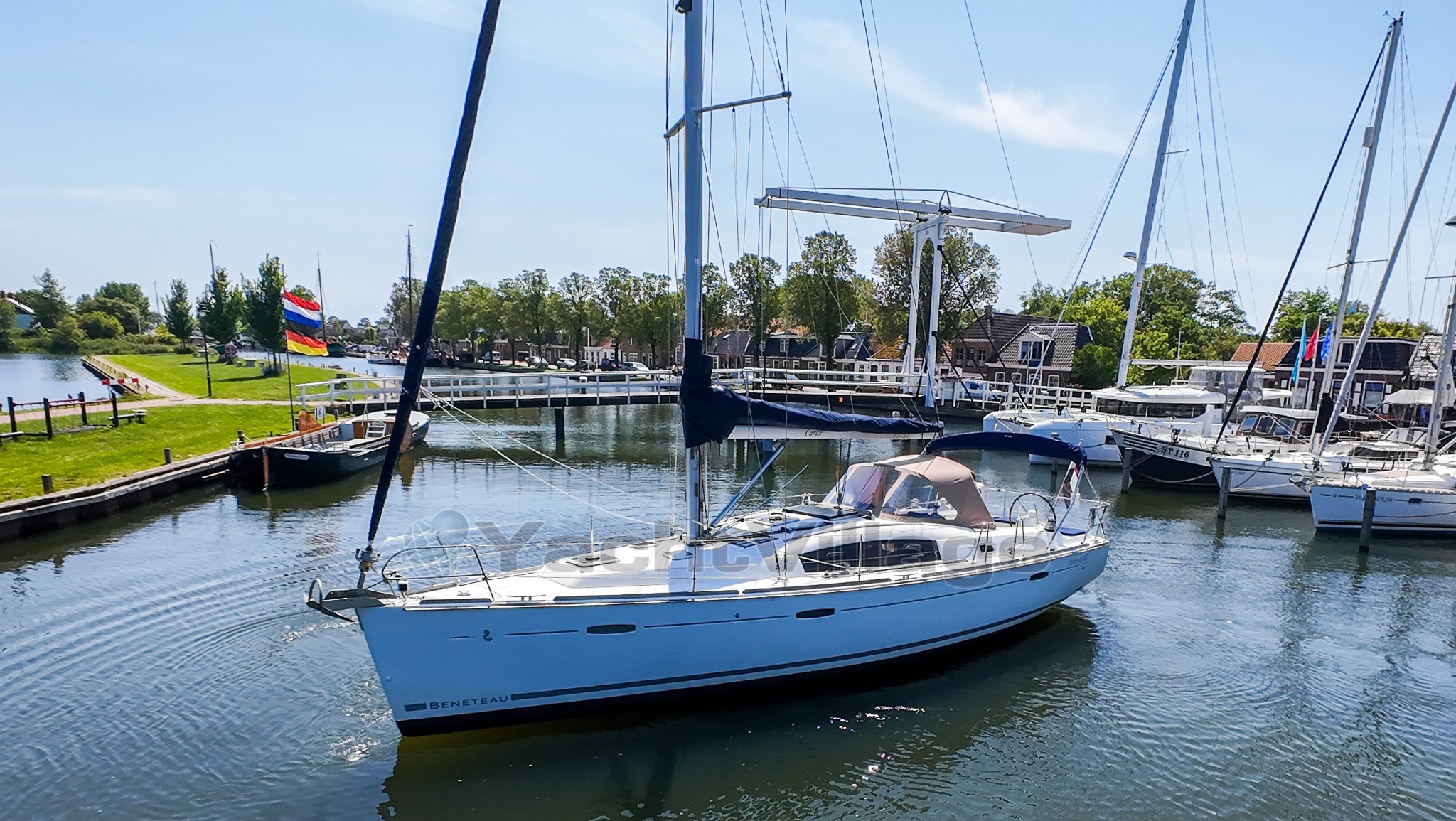 Beneteau Oceanis 40 (2)