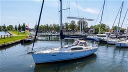 Beneteau Oceanis 40 (2)