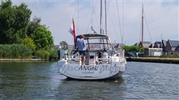 Beneteau Oceanis 381  (2)