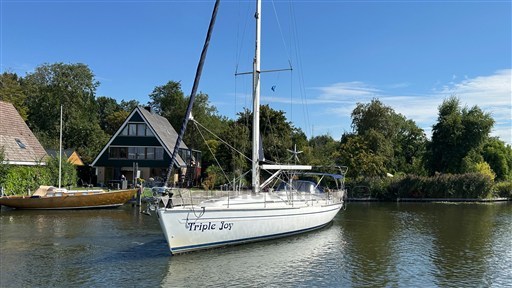 Bavaria 49 
