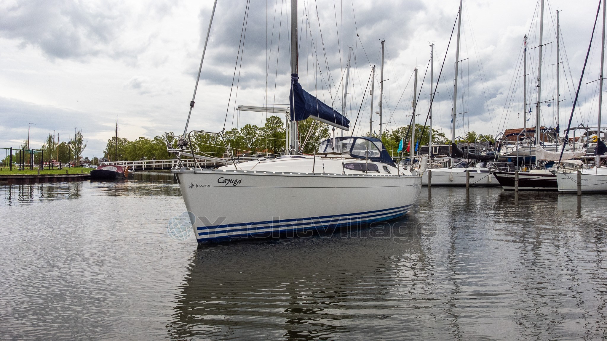 Jeanneau Sun Odyssey 32.2  (3)
