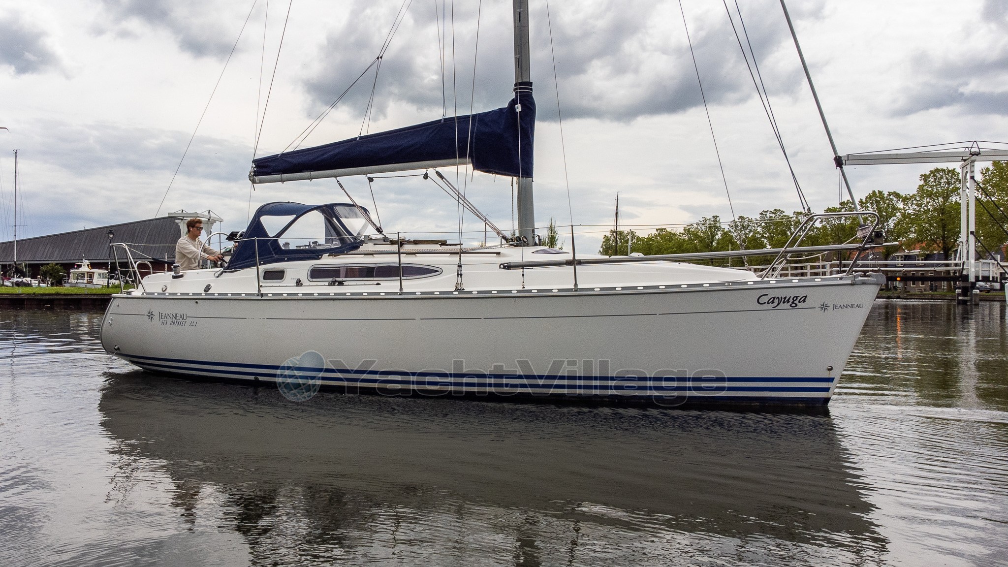 Jeanneau Sun Odyssey 32.2  (9)