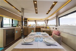 LAGOON_46_ICONIC_INTERIOR (8)