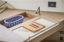 LAGOON_46_ICONIC_INTERIOR (9)