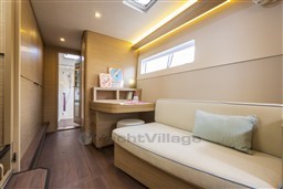 LAGOON_46_ICONIC_INTERIOR (1)