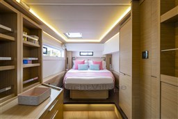 LAGOON_46_ICONIC_INTERIOR (12)