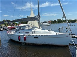 Beneteau Oceanis 281.jpg