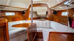 Beneteau Oceanis 281  (28)