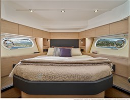 [I]SWIFT_TRAWLER_48_IMAGE_INTERIOR