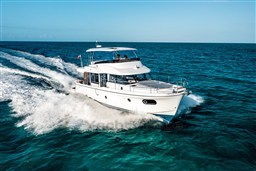 [E]SWIFT_TRAWLER_48_IMAGE_EXTERIOR_SALING