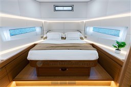 [I]  SolarisPower52-Coupe-03-scaled