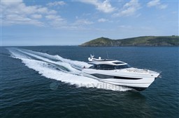 [E] s80-exterior-white-hull-1-scaled