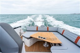 [E]FLYER-10_IMAGE_DETAILS_AFT-LOUNGE (2)-min