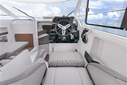 [I]ANTARES-8_IMAGE_INT_COCKPIT-HELM