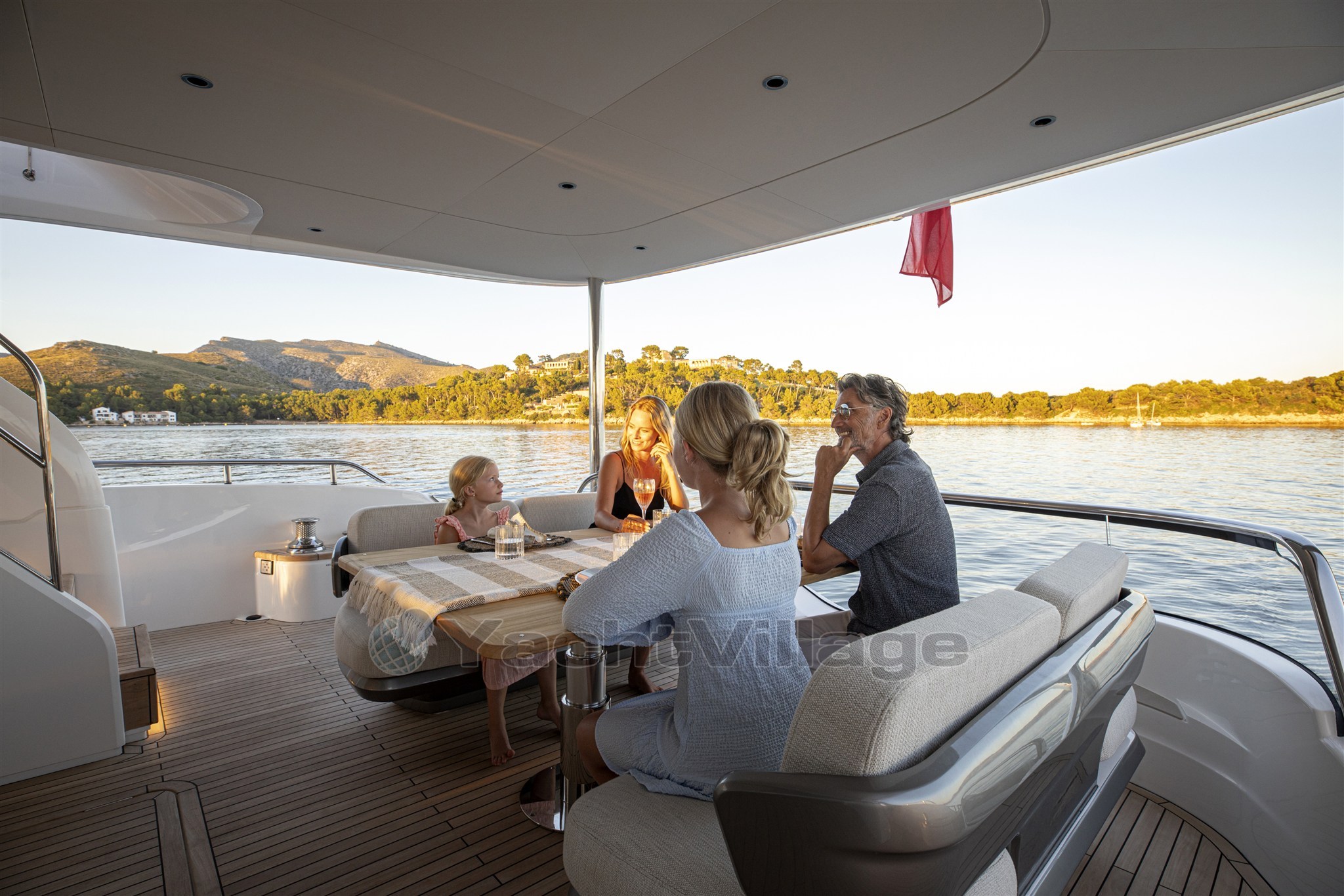 [E]  y80-exterior-cockpit-lifestyle-2