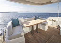 [E] f65-cockpit-2022