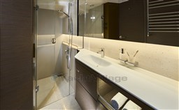 [I]f58-interior-owners-bathroom-silver-oak