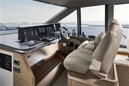 [I]f58-interior-helm-armrests-up-silver-oak