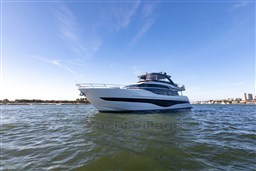 [E]  y85-lifestyle-shot-11