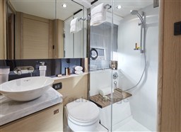 [I]  v40-interior-bathroom-alba-oak-satin