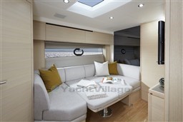 [I]  v40-interior-saloon-sofa-conversion-alba-oak-satin