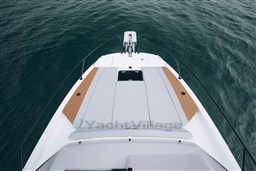 [I] FLYER-7-SUNDECK_IMAGE_DETAILS_BOW-SUNPAD