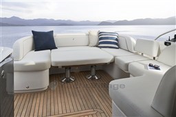 [I]  v50-interior-cockpit-optional-seat-infill-scaled