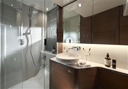 [I]  v50-interior-owners-bathroom-scaled