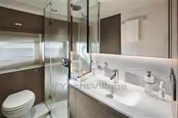 [I]  y72-interior-port-guest-bathroom-1-scaled