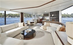 [I]  y80-interior-saloon-walnut-satin