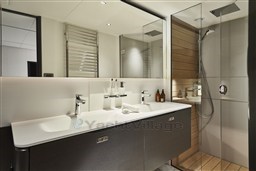 [I]  y80-interior-owners-stateroom-bathroom-walnut-satin