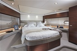 [I] 62-interior-forward-cabin-american-walnut-satin-kopie-kopie-scaled.jpg