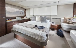 [I] 62-interior-owners-cabin-american-walnut-satin-kopie-kopie-scaled.jpg