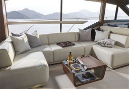 [I] 62-interior-seating-detail-2-american-walnut-satin-kopie-scaled.jpg