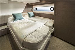 [I]  y72-interior-port-guest-cabin-2-scaled